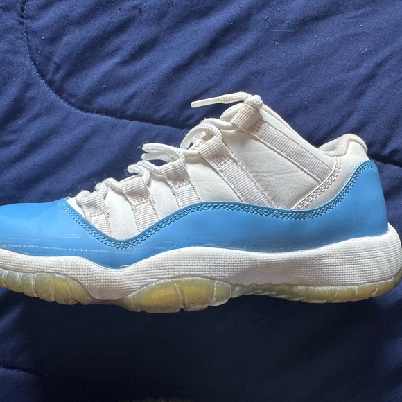 Jordan Kids White and Blue Sneakers - Picture 5 of 7